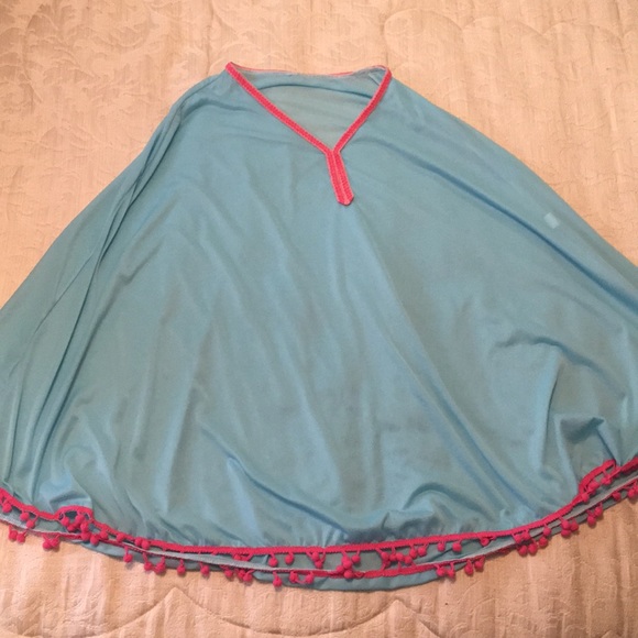 Woman’s poncho style coverup 2 available - Picture 2 of 2